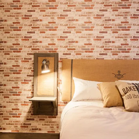 Bonito Cerca Del Palacio De Congresos *